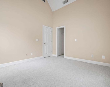 2613 Peterboro Row - Photo Thumbnail 28