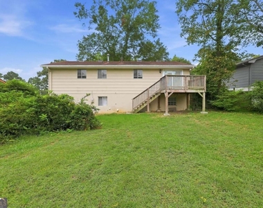 6450 Ashdale Drive - Photo Thumbnail 14