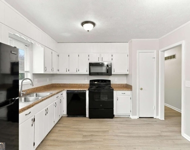 6450 Ashdale Drive - Photo Thumbnail 2