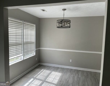 407 George Tate Drive - Photo Thumbnail 5