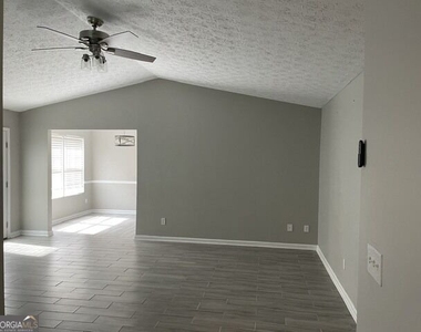 407 George Tate Drive - Photo Thumbnail 4