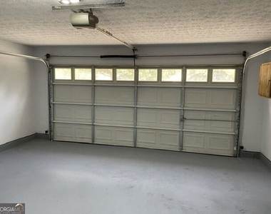 407 George Tate Drive - Photo Thumbnail 7