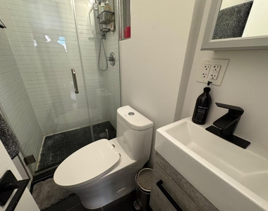 446 West 55th Street - Photo Thumbnail 2