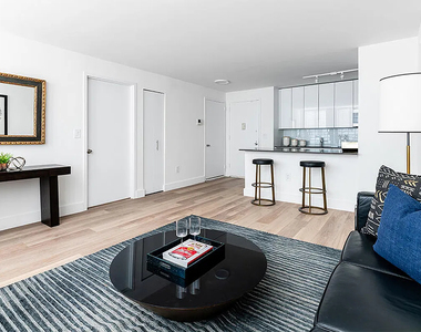 444 West 35th Street - Photo Thumbnail 1
