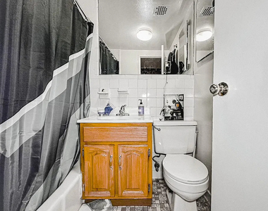 East 12th Street/ brodway - Photo Thumbnail 5