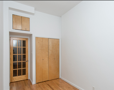East 83rd Street & 3rd Avenue - Photo Thumbnail 3