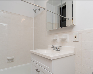 East 83rd Street & 3rd Avenue - Photo Thumbnail 1
