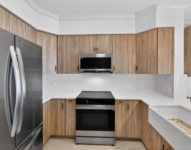 8 Maple Cres Unit 12 - Photo Thumbnail 5