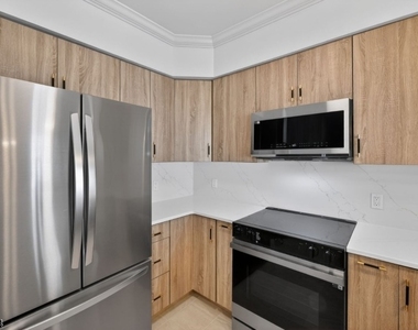 8 Maple Cres Unit 12 - Photo Thumbnail 7
