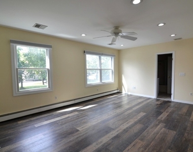 11 Mountain Blvd - Photo Thumbnail 15