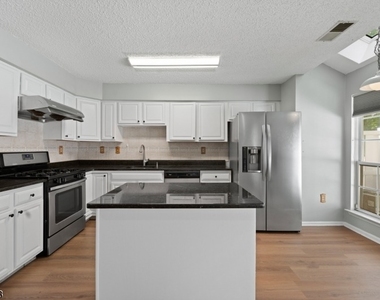 5 Hudson Ct - Photo Thumbnail 9