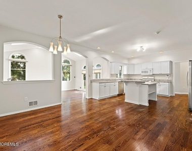 31 Sheffield Drive - Photo Thumbnail 13