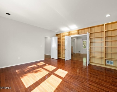 31 Sheffield Drive - Photo Thumbnail 7
