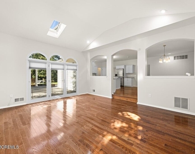 31 Sheffield Drive - Photo Thumbnail 16