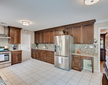 15 Alexander Court - Photo Thumbnail 14