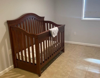 21 Berg Avenue - Photo Thumbnail 12