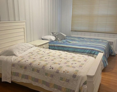 21 Berg Avenue - Photo Thumbnail 9