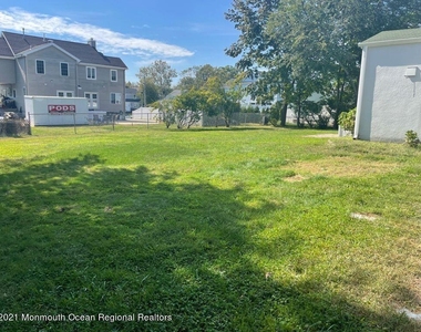 21 Berg Avenue - Photo Thumbnail 16