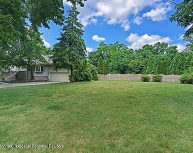 5 Arlene Drive - Photo Thumbnail 2