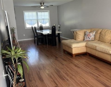 5 Bonnie Drive - Photo Thumbnail 3