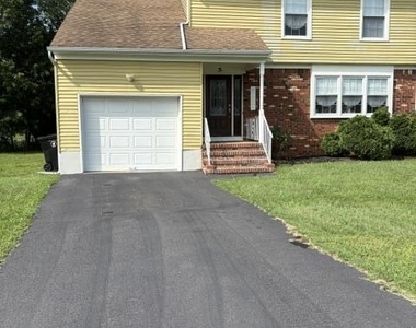 5 Bonnie Drive - Photo Thumbnail 1