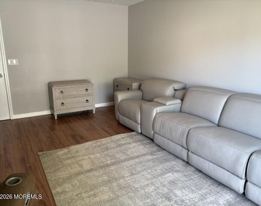 5 Bonnie Drive - Photo Thumbnail 9