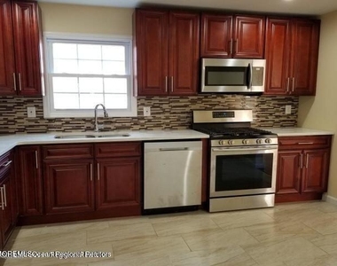 5 Bonnie Drive - Photo Thumbnail 6