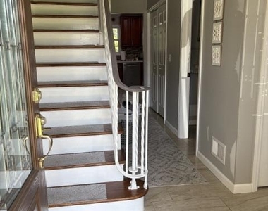 5 Bonnie Drive - Photo Thumbnail 2