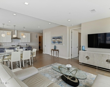 365 Ocean Boulevard - Photo Thumbnail 18