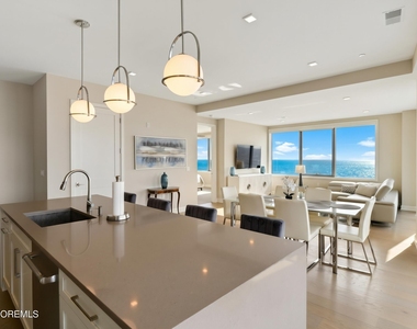 365 Ocean Boulevard - Photo Thumbnail 2
