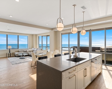 365 Ocean Boulevard - Photo Thumbnail 1