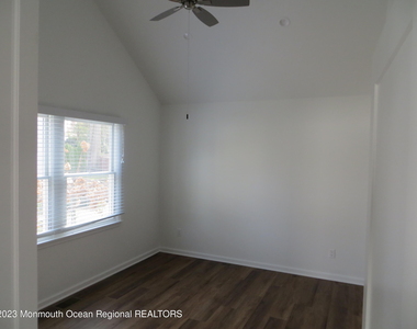 28 Trenton Avenue - Photo Thumbnail 5