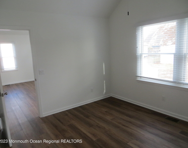 28 Trenton Avenue - Photo Thumbnail 6
