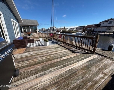 831 Anchor Drive - Photo Thumbnail 3