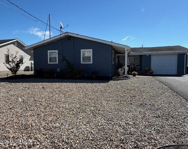 831 Anchor Drive - Photo Thumbnail 2