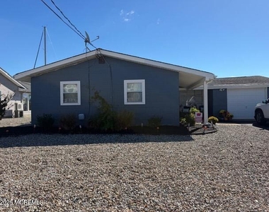831 Anchor Drive - Photo Thumbnail 1