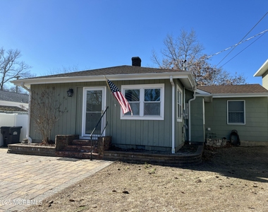 544 Pacific Avenue - Photo Thumbnail 2