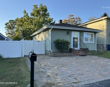 544 Pacific Avenue - Photo Thumbnail 4