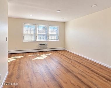 364 Westwood Avenue - Photo Thumbnail 5