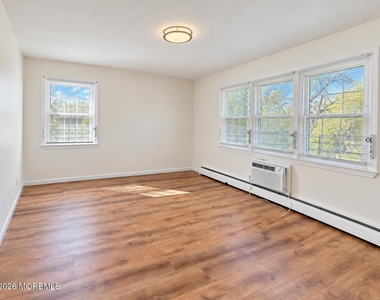 364 Westwood Avenue - Photo Thumbnail 8
