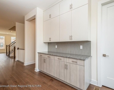 3 Blaisdell Court - Photo Thumbnail 2