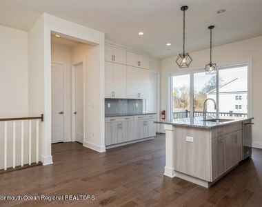 3 Blaisdell Court - Photo Thumbnail 8