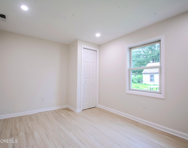 246 Brookside Avenue - Photo Thumbnail 9