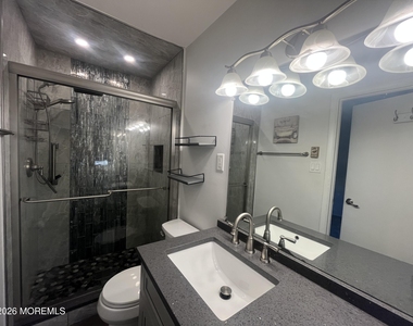 1023b Shetland Drive - Photo Thumbnail 16