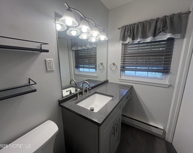 1023b Shetland Drive - Photo Thumbnail 18