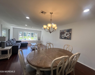 1023b Shetland Drive - Photo Thumbnail 8