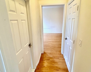 West 72 Street - Photo Thumbnail 3