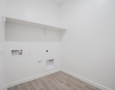 24192 W Hacienda Avenue - Photo Thumbnail 18