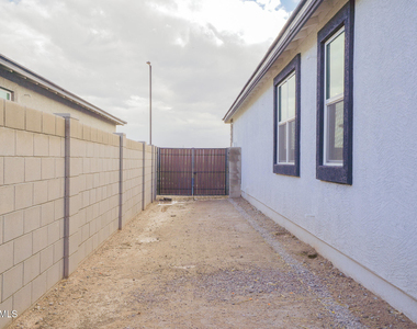 24192 W Hacienda Avenue - Photo Thumbnail 30