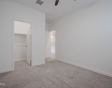 24192 W Hacienda Avenue - Photo Thumbnail 17